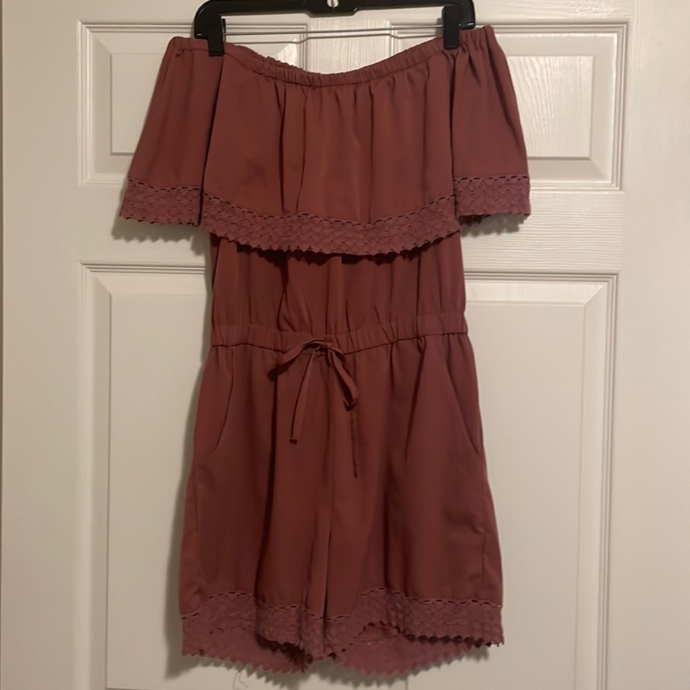 Strapless romper with pockets